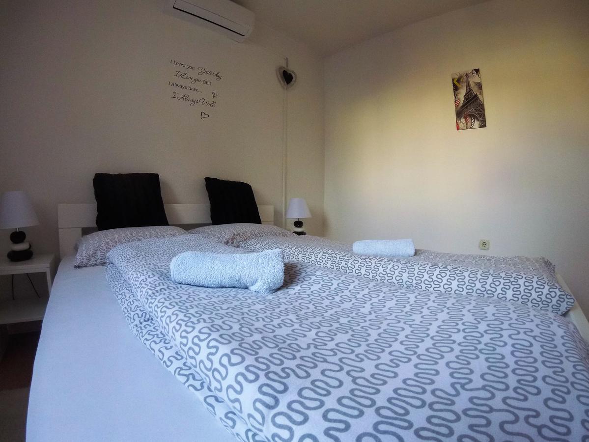 Rooms Deny Mostar Bagian luar foto